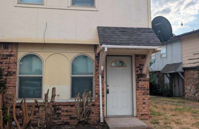 Cozy Townhome in Oklahoma City Gallery 1