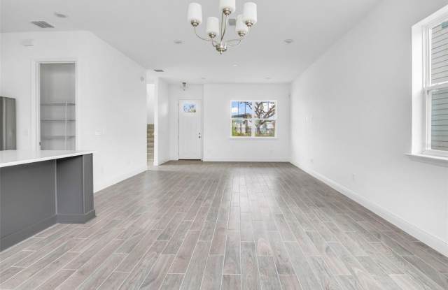 6492 BARNSTORM Way Gallery 4