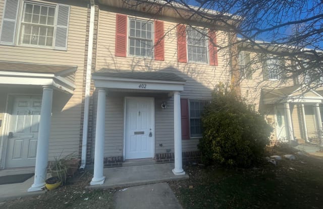 402 Royal Ct Ln - 402 Royal Court Lane, Camden, NJ 08103