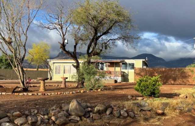 1/2 Off First Month Rent Till December 31st, 2025 With Approved 12 month Lease! - 5016 South San Paulo Avenue, Sierra Vista Southeast, AZ 85650