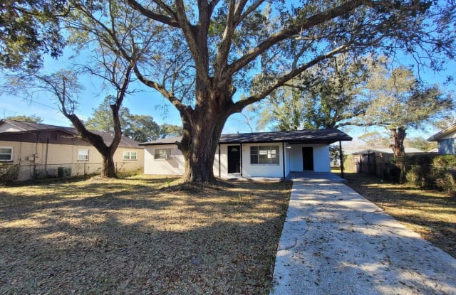7831 Untreiner Ave - 7831 Untreiner Avenue, Ensley, FL 32534