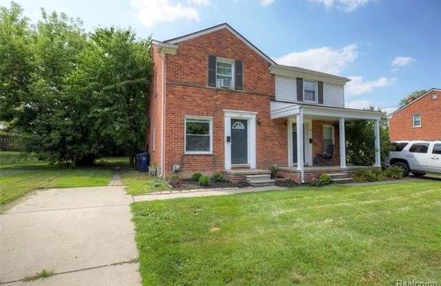 370 Parkview Drive photos photos