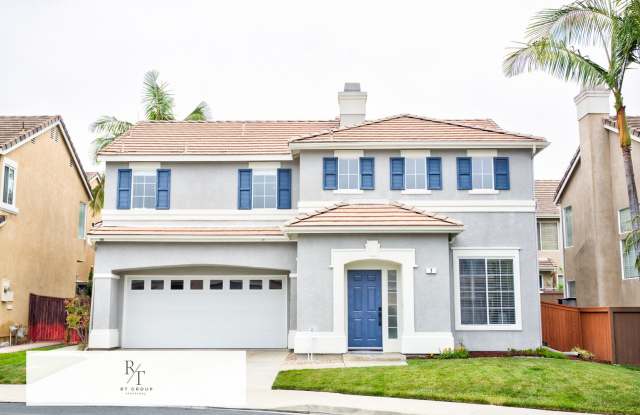 Welcome to this charming home in the desirable Ryland Crest neighborhood of Aliso Viejo, located in the Capistrano Unified School District! photos photos