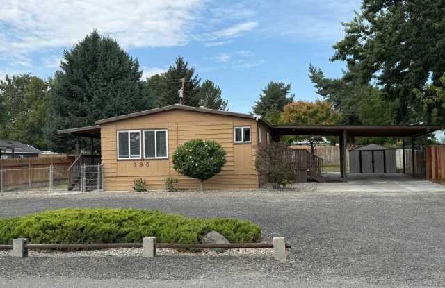 Comfortable Richland Home with Large Yard  Covered Parking photos photos