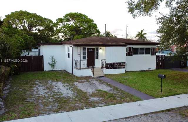1715 NW 180th Ter photos photos