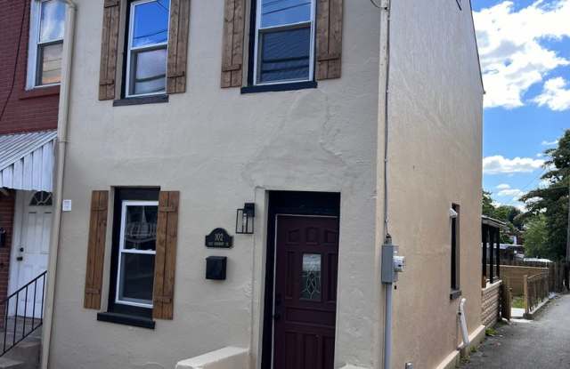 Newly Renovated 3 Bedroom 2.5 Bath Home in Cabbage Hill Available - 102 Old Dorwart Street, Lancaster, PA 17603