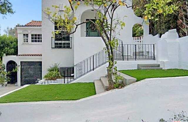 2209 N Gower St photos photos