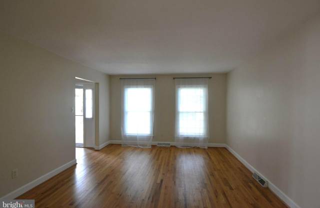 4216 MOSBY Street Gallery 4