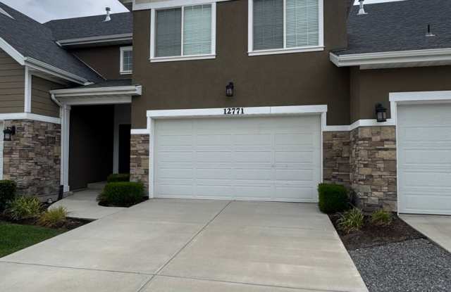 Beautiful Riverton Townhome for rent! photos photos