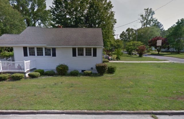 714 Barton Avenue - 714 Barton Avenue, Kinston, NC 28501