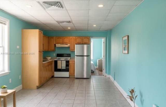 1010 Seaway Dr photos photos