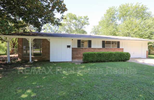 1402 Lawrence Ave photos photos
