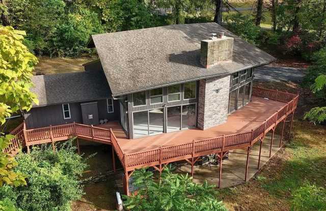 Secluded 3 Bedroom 4 Bath Home photos photos