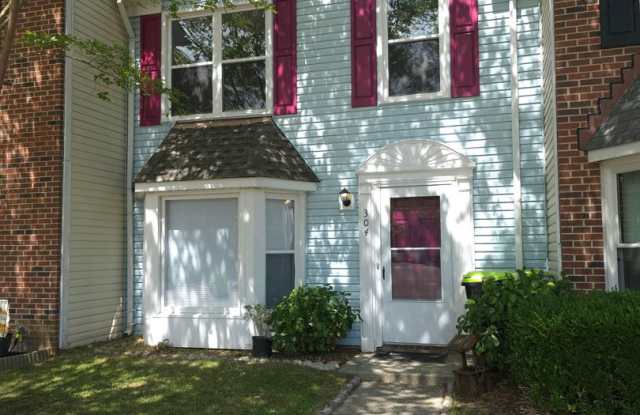 Move in Ready 3 Bedroom Townhouse in Yorktown! photos photos