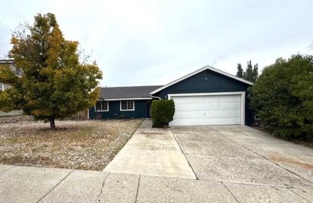 3 bedroom house in Elko with garage photos photos
