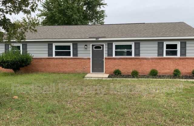 437 Fox Hill Rd - 437 Fox Hill Road, Hampton, VA 23669