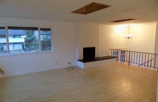 4762 Brookwood Street Gallery 3
