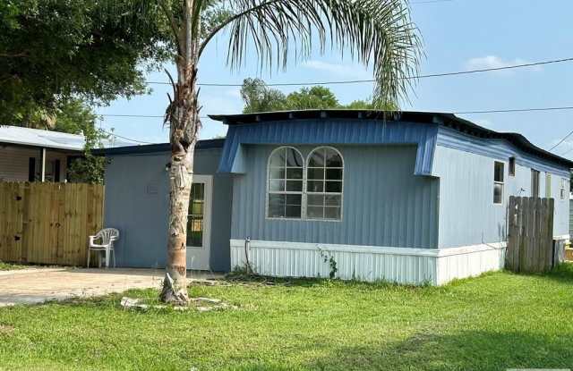 15702 ORANGE DR Gallery 3