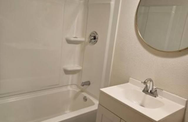 Monterey Avenue - 1323#3 Gallery 2