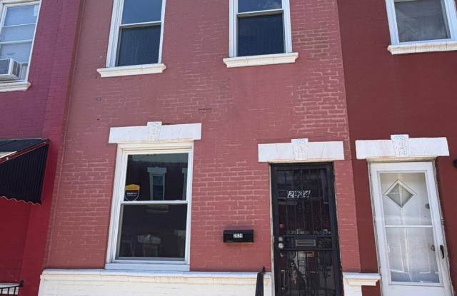 2834 N LECOUNT Street Gallery 1