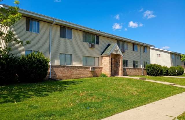 Coming Soon: Spacious 2BR Apartment | Heat Included | Kenosha photos photos