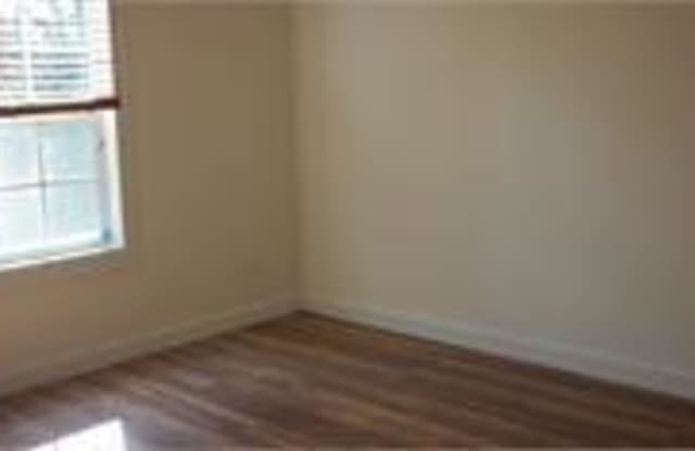 Fully renovated double wide in Middleburg Gallery 4