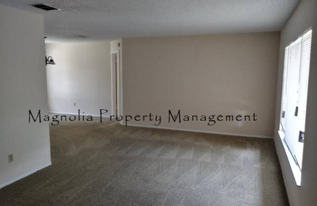Kissimmee 4 Bedroom 2 Bathroom- Fenced Yard Gallery 3