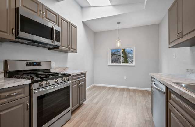 Recently Renovated 3 Bed/1 Bath Home in the Desirable Troy Hill Neighborhood photos photos