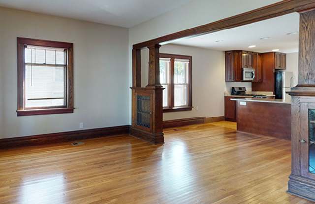 Updated 5-Bedroom House Close to U of M Campus - 1091 15th Avenue Southeast, Minneapolis, MN 55414