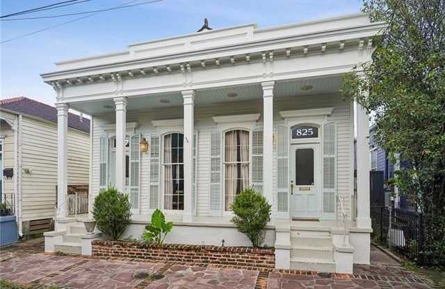 827 SECOND Street Gallery 3