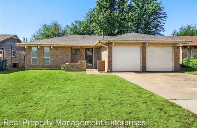 628 Robin Hill Rd - 628 Robin Hill Road, Edmond, OK 73003