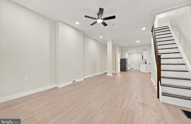66 W MANHEIM Street Gallery 2