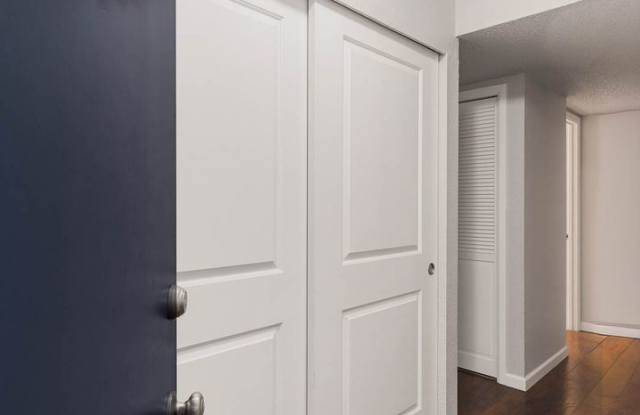 Move-In Ready 2BR Condo in Prime Finn Hill Location Gallery 3