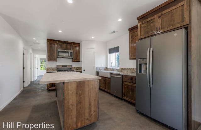 1648 Kenford Way - 1648 Kenford Way, Paradise, CA 95969