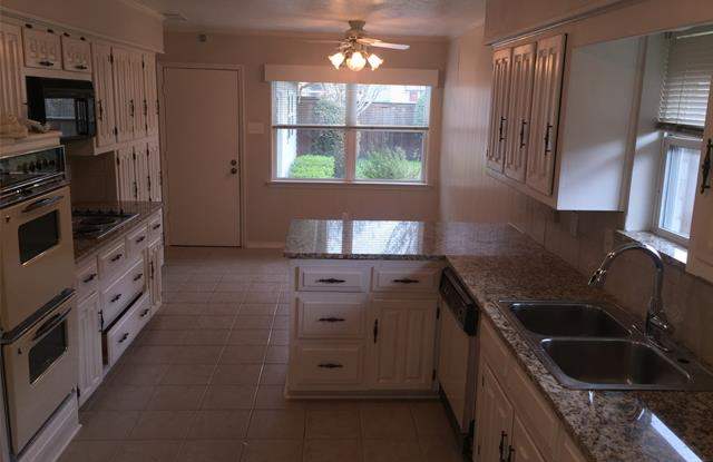 2920 Country Place Court Gallery 2