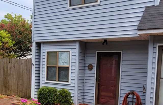 Spacious 2-Bedroom, 2.5-Bath Townhouse – Close to the Ocean Gallery 3