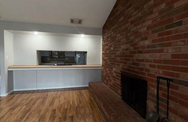 Beautiful 4 Bedroom House in NW Bakersfield with Pool! Gallery 4