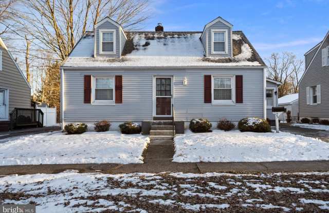 23 W UPPER FERRY ROAD photos photos