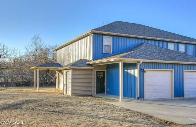 1280 Willow Lane Gallery 1