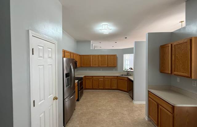 Coming Soon! Spacious 3-Bedroom Home in Oxford with Attached 2-Car Garage Gallery 4