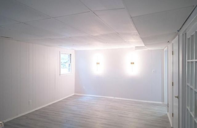 1425 Southland Vista Courts NE Gallery 3