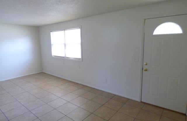 5920 Winter St- Beautiful Three Bedroom House With Central Air! Gallery 3