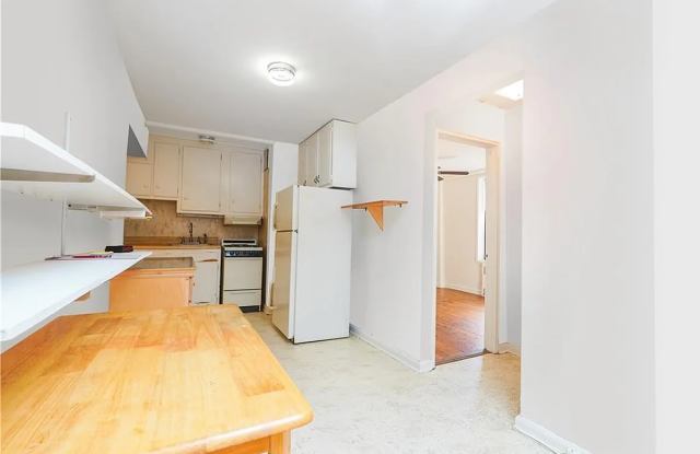 2685 E 7th St Apt 1N - 2685 East 7th Street, Brooklyn, NY 11235