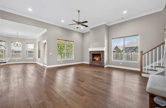 4104 SW Hollyhock Street Gallery 2