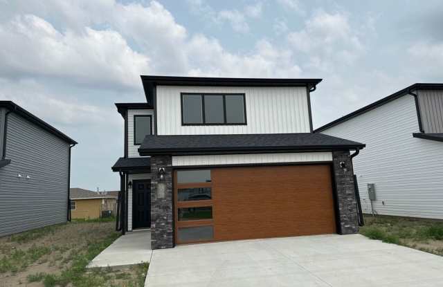 Welcome to Lincoln ND's newest development, Moon Ridge! Gallery 1