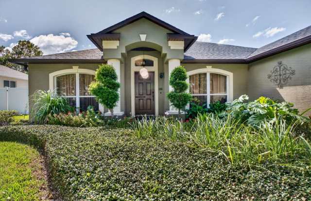 Gorgeous 4/2 Tuscan Inspired Home with Private Pool and Fence Enclosed Yard! St. Cloud near Lake Nona District! Gallery 4