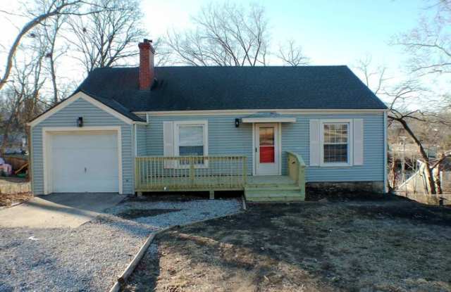 5302 North Spruce Avenue photos photos