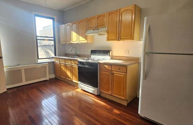 59-28 56 ST photos photos