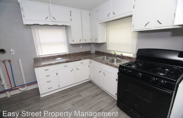 6016 Van Fossen Dr - 6016 Van Fossen, Davenport, IA 52802