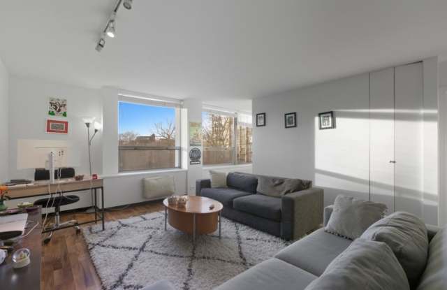 1355 N Sandburg Terrace photos photos